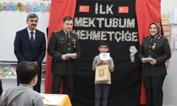 Malatya'da ilk mektuplarını Mehmetçiğe yazan öğrencilere askerlerden cevap geldi