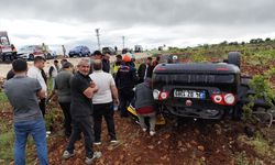 Mardin'de devrilen otomobildeki 1 kişi öldü, 2 kişi yaralandı