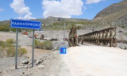 Mehmetçiğin Zap Suyu'nun üzerine kurduğu köprü Hakkari'ye ulaşımda kilit rol üstlenecek