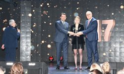 Milli para yüzücü Defne Kurt'a yılın sporcusu ödülü