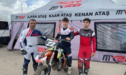 Motokrosa gönül veren baba ile iki oğlu yarışlara birlikte katılıyor