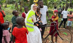 Mucizevi Eller gönüllüleri, Uganda'da kurban kesti, çocuklara yardım götürdü