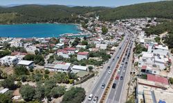 Muğla'daki kara yollarında tatilcilerin bayram dönüşü yoğunluğu sürüyor