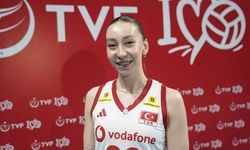 Nilüfer Belediyesporlu voleybolcular Merve İzbilir ve Buse Ünal'ın milli forma gururu