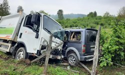 Ordu'da çöp kamyonu ile hafif ticari aracın çarpıştığı kazada 3 kişi yaralandı