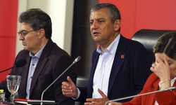 Özgür Özel, görevleri düşen CHP Parti Meclisi üyeleriyle toplantı yaptı