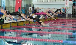 Paletli yüzme şampiyonası ve milli takım seçmeleri Edirne'de yapıldı