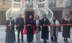 Ressam Hülya Yazıcı'nın retrospektif sergisi, Dolmabahçe Resim Müzesi'nde açıldı