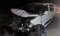 Sakarya'da otomobil ile hafif ticari aracın çarpıştığı kazada 4 kişi yaralandı