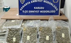 Sakarya'da sahile vuran çantada 21,5 kilogram sentetik uyuşturucu ele geçirildi