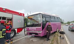 Sakarya'da tır, halk otobüsü ve otomobilin karıştığı kazada 6 kişi yaralandı