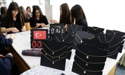 Samsun'da 'İyilik Döngüsü Projesi' ile kolları sıvayan liseliler takı tasarlıyor