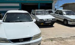 Şanlıurfa'da iş yerine düzenlenen silahlı saldırıda 5 otomobil zarar gördü