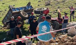 Siirt'te devrilen traktördeki 2 kişi öldü