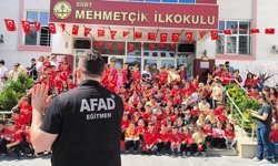 Siirt'te jandarma ve AFAD ekipleri, 1300 öğrenciye farkındalık eğitimi verdi