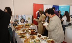 Sırbistan'ın Novi Pazar şehrinde Türk mutfağından lezzetler tanıtıldı