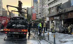 Şişli'de otomobilin iş yerine girmesi sonucu çıkan yangında 2 kişi yaralandı