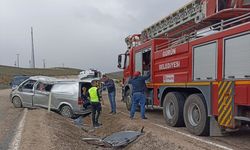 Sivas'ta devrilen minibüsteki 1 kişi öldü, 8 kişi yaralandı