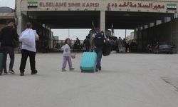 Suriyelilerin Kurban Bayramı öncesi ülkelerine dönüşü sürerken Öncüpınar Sınır Kapısı'nda yoğunluk yaşanıyor