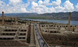 Tarihi Hasankeyf ilçesi bayram tatilinde ziyaretçilerini ağırlıyor