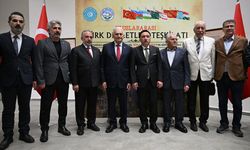 TDT Aksakallar Konseyi Başkanı Yıldırım, Kayseri'de halk dansları topluluğu gösterisini izledi