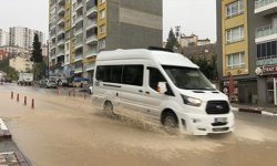 Tokat'ta 3 gündür süren yağışlarla yollarda su birikintileri oluştu