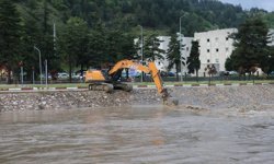 Tokat'ta Yeşilırmak'ın taşmaması için ekipler çalışıyor
