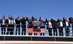 Trabzon'da 'Kapıların Kısa Ansiklopedisi' tiyatro oyunu sahnelendi