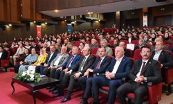 Trabzon'da Prof. Dr. Oktay Sinanoğlu anısına gerçekleştirilen münazaranın finali yapıldı