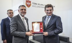 TSKGV, kitap gelirini vakfa bağışlayan OYAK Genel Müdürü Yalçıntaş'a madalya ve berat takdim etti