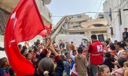 Türk Kızılay, Gazzeli çocuklara bayramlık kıyafet yardımı yaptı