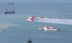 Türk Yıldızları ve SOLOTÜRK Samsun semalarında gösteri uçuşu yaptı