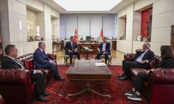 Türkiye Barolar Birliği Başkanı Sağkan, Özgür Özel'i ziyaret etti