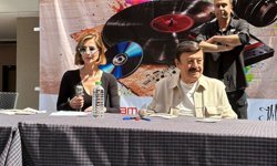 Usta sanatçı Selami Şahin, 'İMÇ Müzik Günleri'nde müzikseverlerle bir araya geldi: