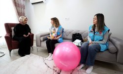 Yeni hayatların ilk tanığı ebeler, anne adaylarına rehberlik ediyor