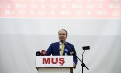 Yeniden Refah Partisi Genel Başkanı Erbakan, partisinin Muş İl Başkanlığı kongresine katıldı: