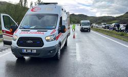 Yozgat'ta kaza yapan sürücülere yardım etmek isteyen yaya otomobilin çarpması sonucu öldü