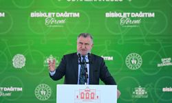Bakan Osman Aşkın Bak, Bahçelievler'de bisiklet dağıtım töreninde konuştu: