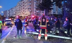 Balıkesir'de otomobilin istinat duvarına çarptığı kazada 1 kişi öldü, 1 kişi yaralandı