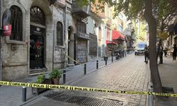 Beyoğlu'nda arkasından yaklaşan zanlının silahla vurduğu kişi yaralandı