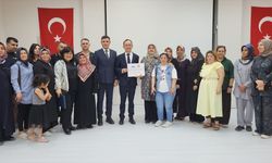 Çin'in Ankara Büyükelçisi Jiang Xuebin, Adıyaman'da depremzedelere yardımda bulundu