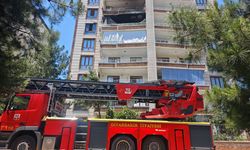 Diyarbakır'da yangın çıkan binada dumandan etkilenen kişi hastaneye kaldırıldı