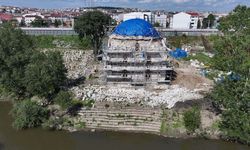 Edirne'de restorasyonu süren Evliya Kasımpaşa Camisi'nde zemin güçlendirme çalışması yapılıyor