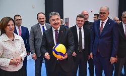 Eskişehir'de Festival Voleybol Altyapılar Türkiye Şampiyonası başladı