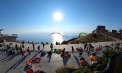 Fethiye'deki Babadağ'dan bayram tatilinde 8 bin 436 yamaç paraşütü uçuşu yapıldı