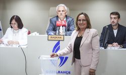 İzmir'de Güzelbahçe Belediye Başkan Vekili Ayşe Akın oldu