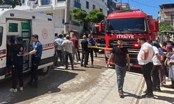 Kocaeli'de apartman dairesinde çıkan yangında anne ve 2 çocuğu dumandan etkilendi
