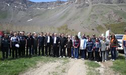 Nemrut Kalderası'nda doğa yürüyüşü ve temizlik yapıldı