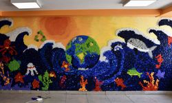 Öğrenciler 50 bin plastik kapağı sanat eserine dönüştürdü