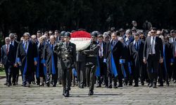 Sayıştay Başkanı Yener ve beraberindeki heyet Anıtkabir'i ziyaret etti